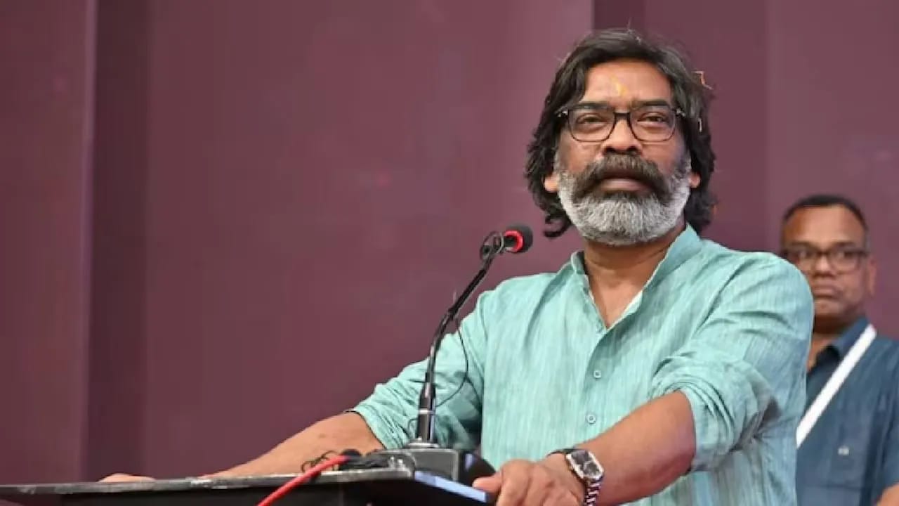 Jharkhand Politics Intensifies as Recruitment Exam Row Puts Hemant Soren Government Under Pressure Jharkhand Politics Intensifies as Recruitment Exam Row Puts Hemant Soren Government Under Pressure