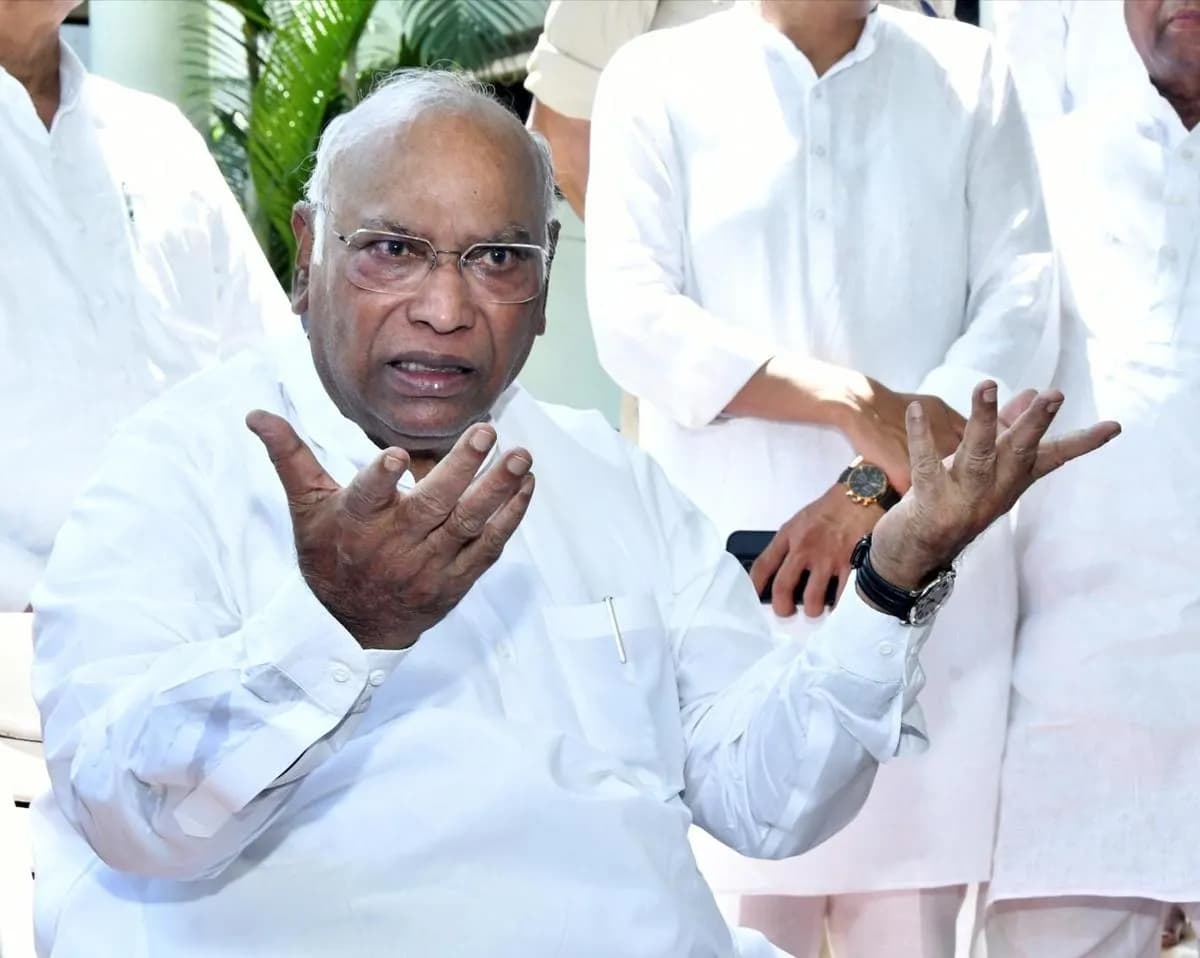 Congress Launches ‘Vote Bachao, Desh Bachao’ Campaign Over SIR Electoral Roll Revisions Congress Launches ‘Vote Bachao, Desh Bachao’ Campaign Over SIR Electoral Roll Revisions