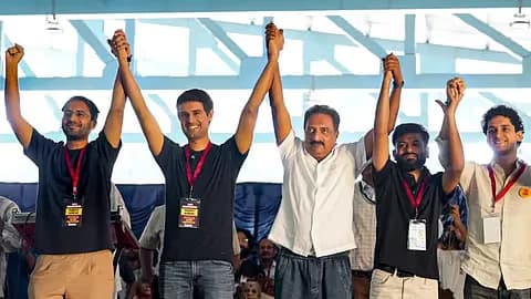 Prakash Raj, Dhruv Rathee Join Bengaluru Protest Against SIR, Demand CEC Gyanesh Kumar’s Resignation Prakash Raj, Dhruv Rathee Join Bengaluru Protest Against SIR, Demand CEC Gyanesh Kumar’s Resignation