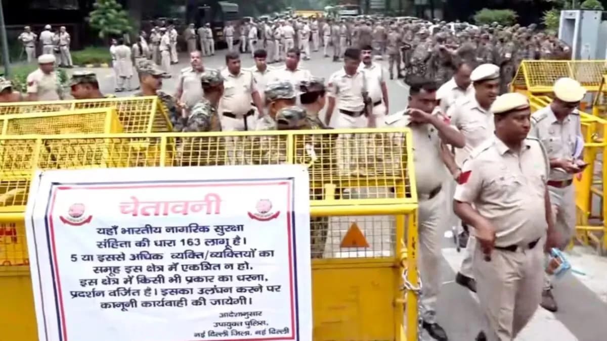 More Than 200 People Detained as Security Tightened at Jantar Mantar More Than 200 People Detained as Security Tightened at Jantar Mantar