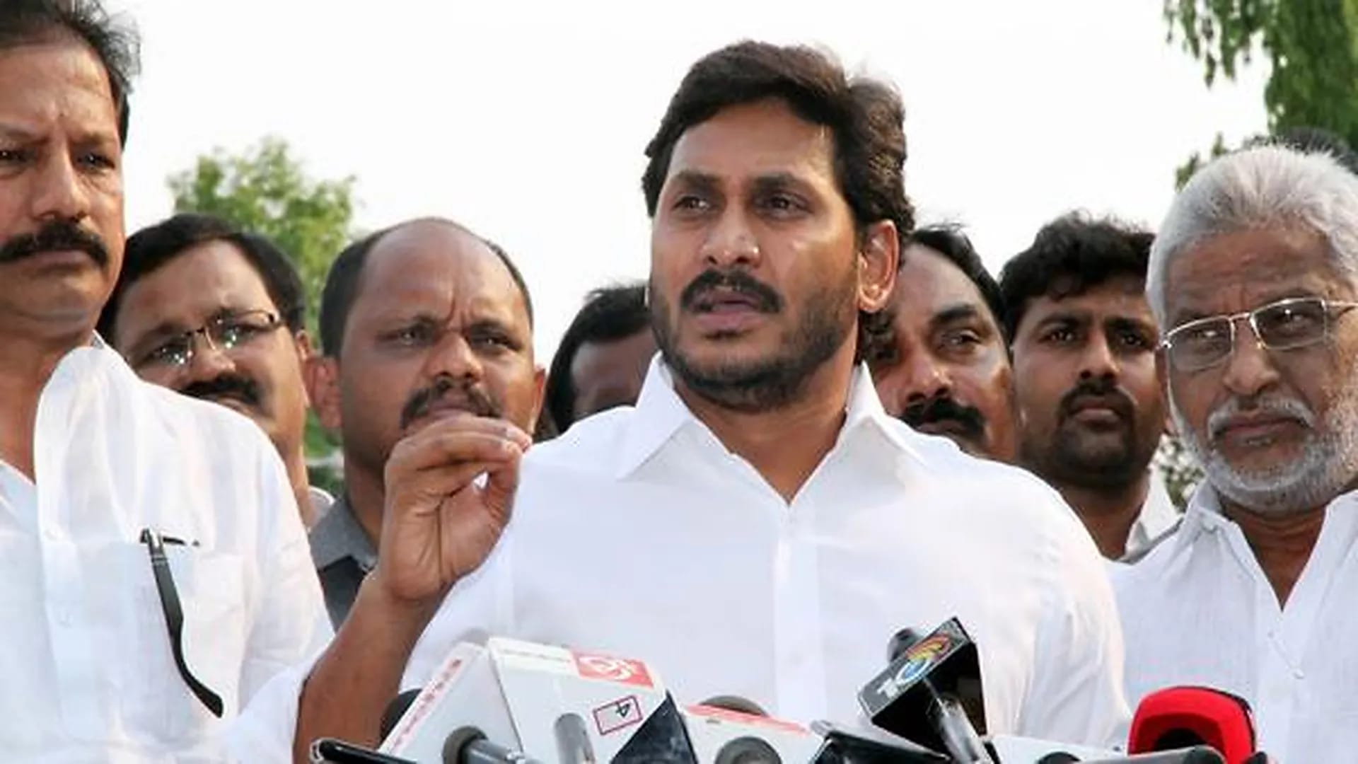 Jagan Mohan Reddy Calls for Chief Election Commissioner's Resignation: Is YSRCP Moving Closer to the Opposition Bloc? Jagan Mohan Reddy Calls for Chief Election Commissioner's Resignation: Is YSRCP Moving Closer to the Opposition Bloc?