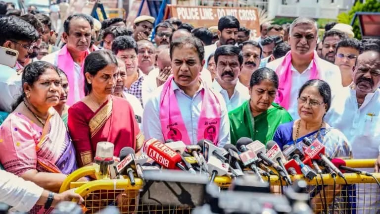 Telangana Politics: BRS-Congress Clash Intensifies After Assembly Suspensions Telangana Politics: BRS-Congress Clash Intensifies After Assembly Suspensions