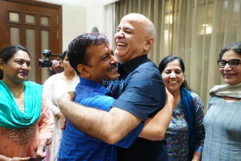  Kejriwal to meet Governor on Tuesday at 4:30 pm