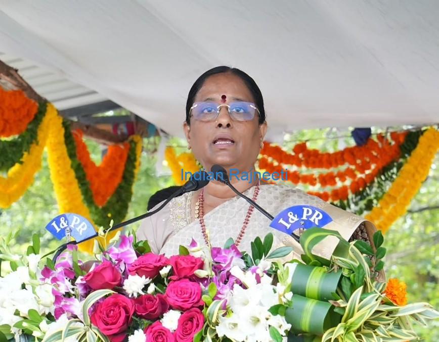 INC-Konda-Surekha Telangana Minister Konda Surekha's comments on KTR & KCR