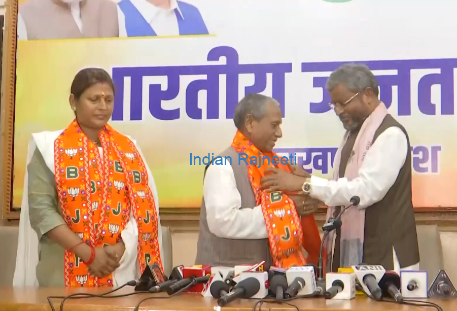 Kumari INC Leader Manju Kumari joins BJP ahead of Jharkhand Elections